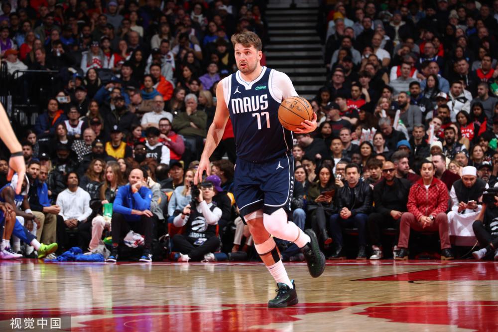 西的个人影 西的个人影